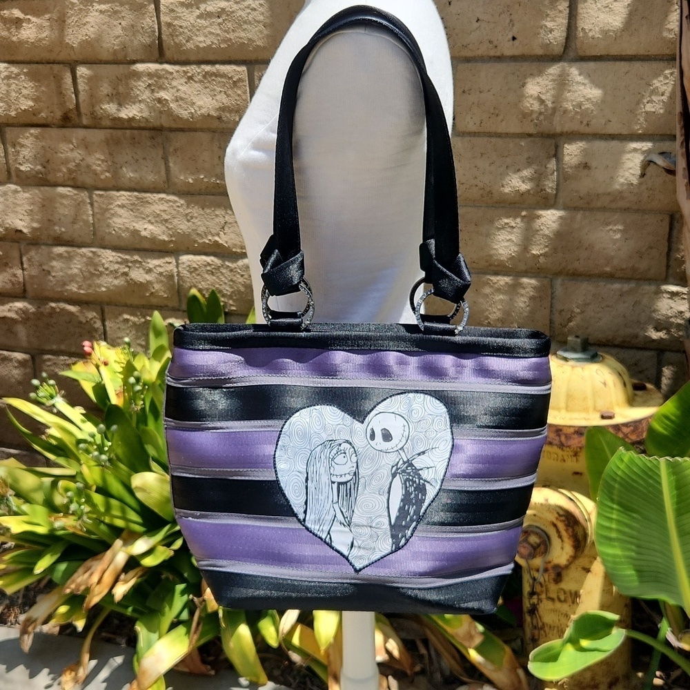 Harveys Disney Couture The Nightmare Before Christmas Carriage Ring Tote - Picture 1 of 14